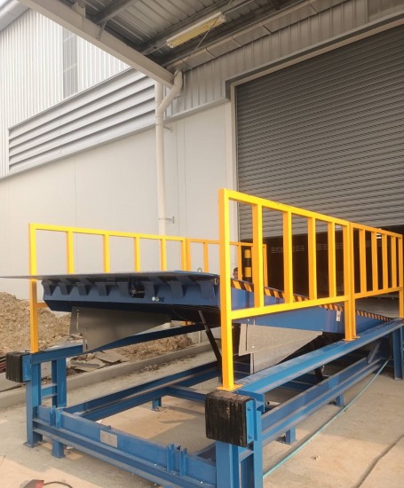 งานติดตั้ง Dock leveler